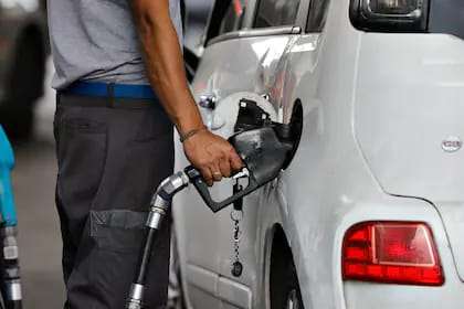 YPF aumentó los precios de los combustibles un 2,5% desde la medianoche
